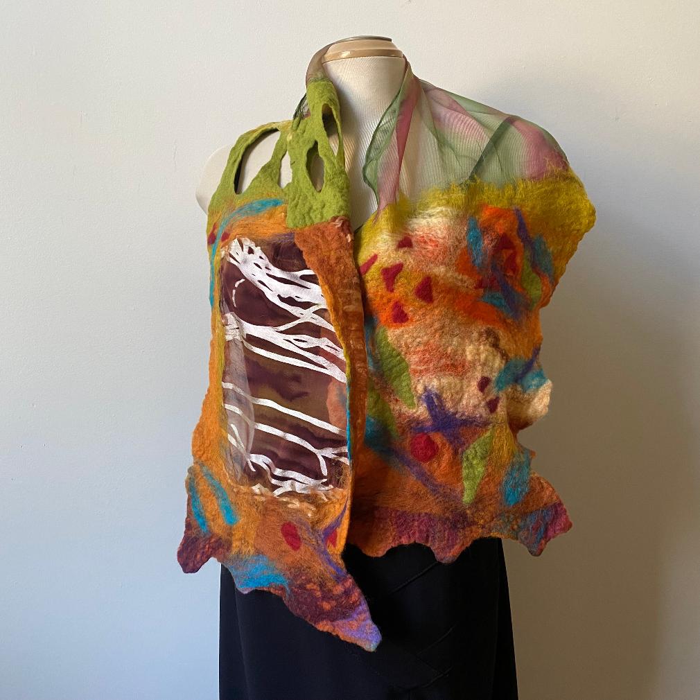 Hand Felted, Wool Jewelry felted WOMAN ART SCARF- shops Íris-